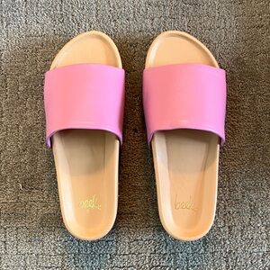 Beek Vibrant Lilac Slide Sandals